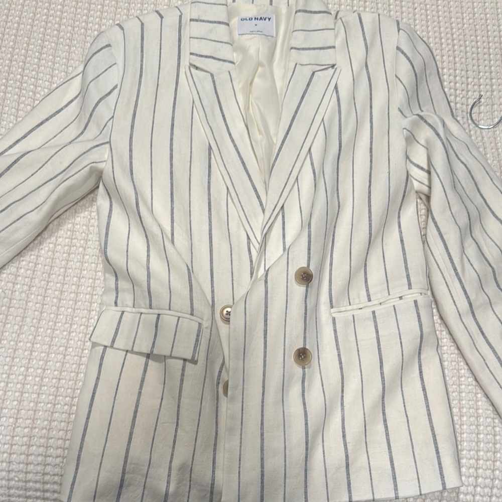 Old Navy White Blazer with Blue Stripes